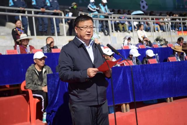曼联今夏或彻底大重建 16名球员前途未卜包括C罗